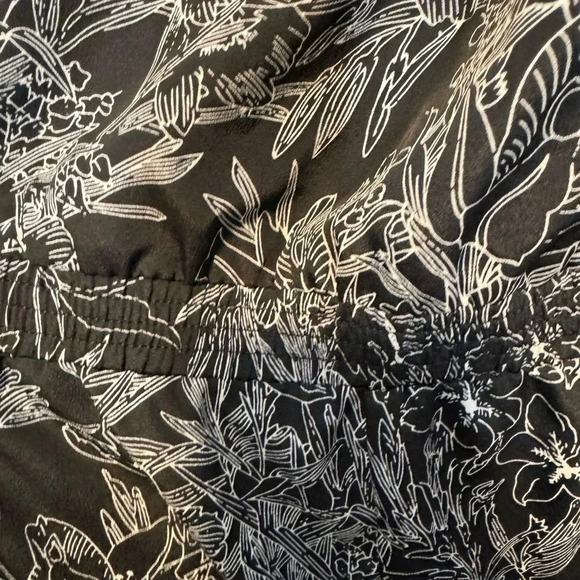 Ann Taylor Black & White Floral Sleeveless Deep V-Neck Jumper Size XL - Picture 5 of 6